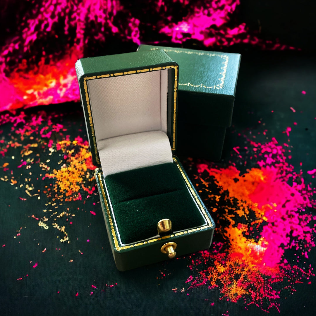 Antique Style Rectangle Ring Box Green - BOX FOR BRITAIN